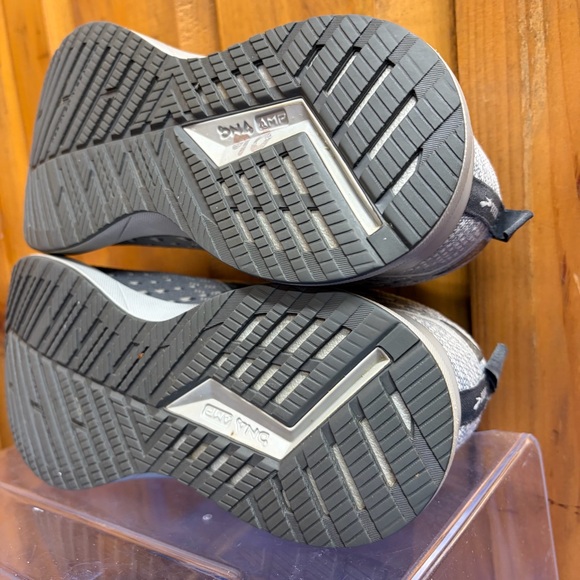 Brooks Levitate 5 Women’s 8 Gray Running Shoes Energize Cushion Neutral Support - Picture 9 of 11